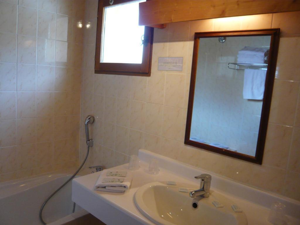 Hotel Le Tetras Notre-Dame-de-Bellecombe Room photo